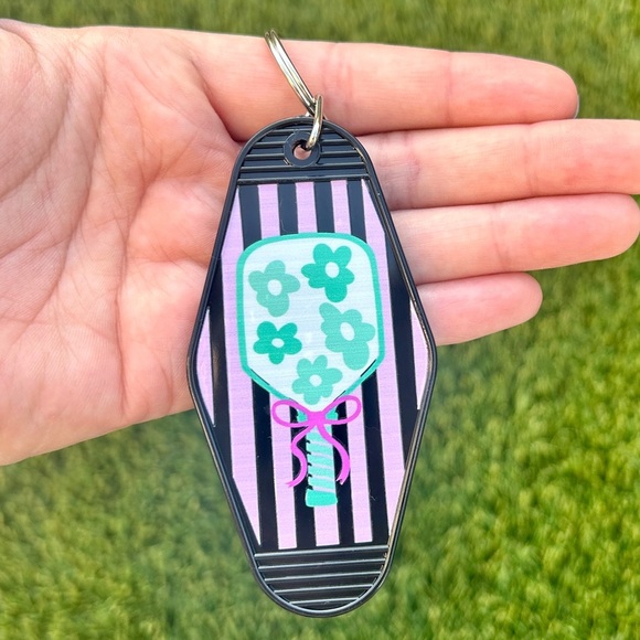 Handmade Pickleball Motel Keychain – Retro Sporty Vibes - Picture 6 of 10